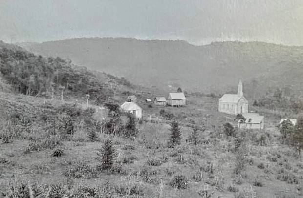 PADRE ETERNO BAIXO ANTES DE 1956.